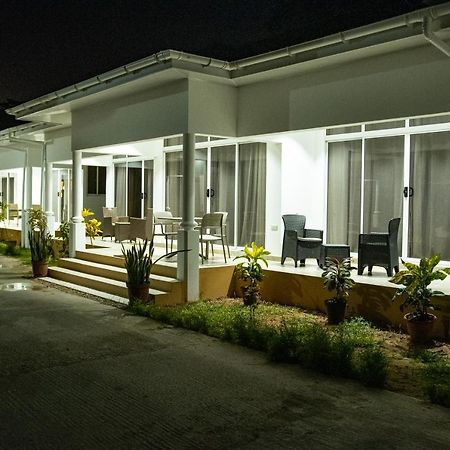Macmillan'S Holiday Villas Grand Anse  Dış mekan fotoğraf