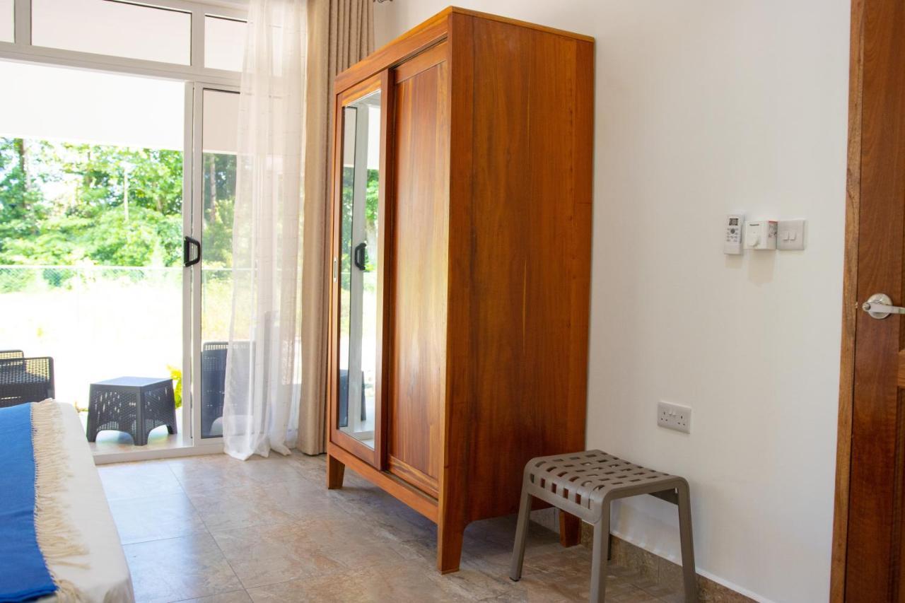 Macmillan'S Holiday Villas Grand Anse  Dış mekan fotoğraf