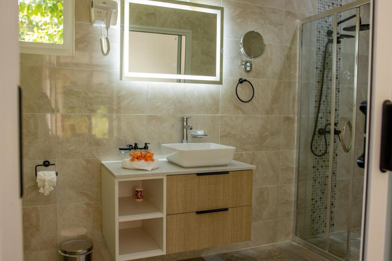 Macmillan'S Holiday Villas Grand Anse  Dış mekan fotoğraf