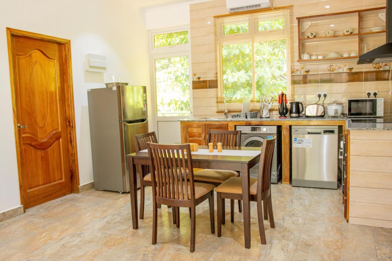 Macmillan'S Holiday Villas Grand Anse  Dış mekan fotoğraf